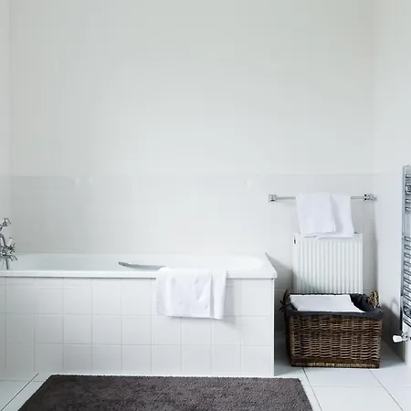 Station Road House * Droíchead an Chláir